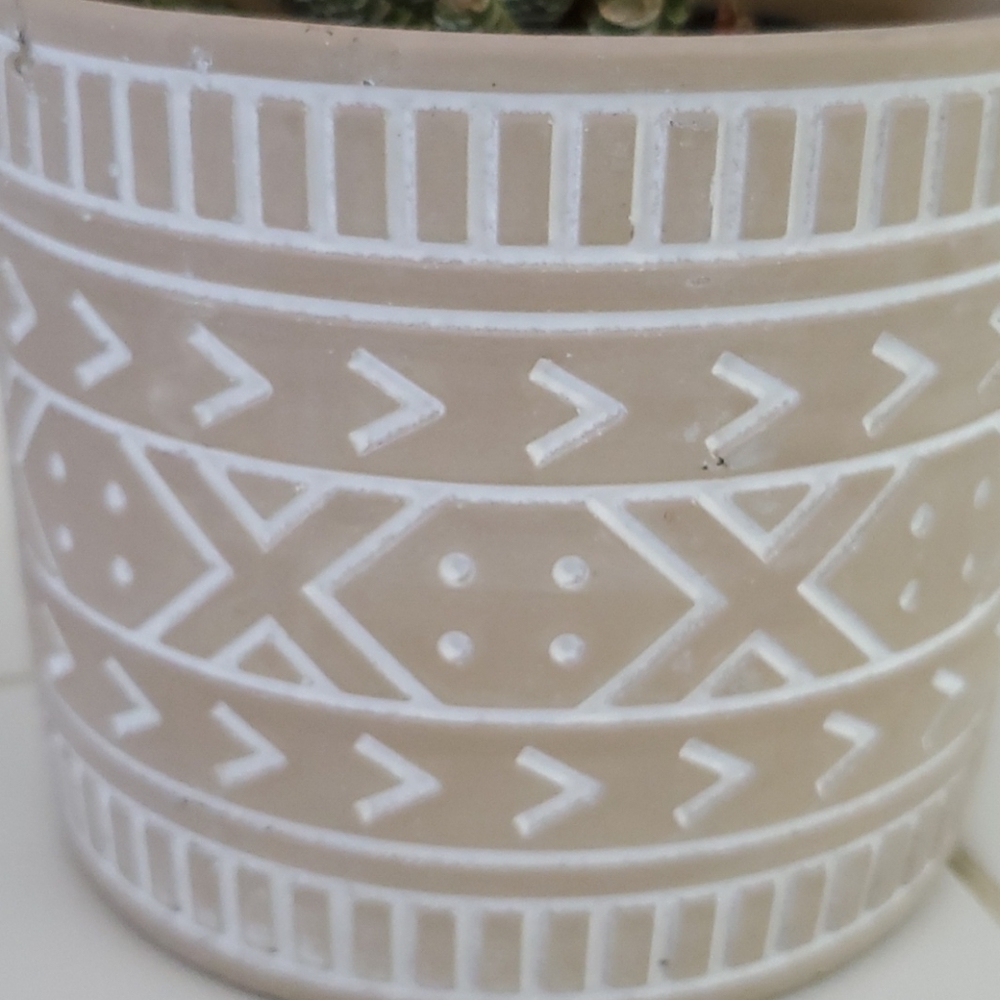 NEW! Aztec Cement Pot - Picture 3 of 6